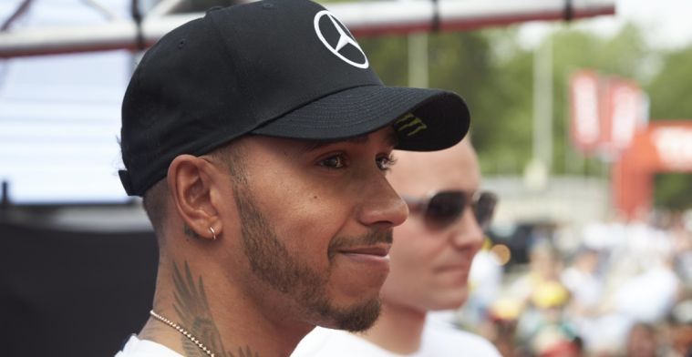Lewis Hamilton neemt rustig te tijd om te verlengen bij Mercedes