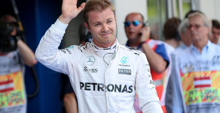 Nico Rosberg aan de kant gezet door Lewis Hamilton