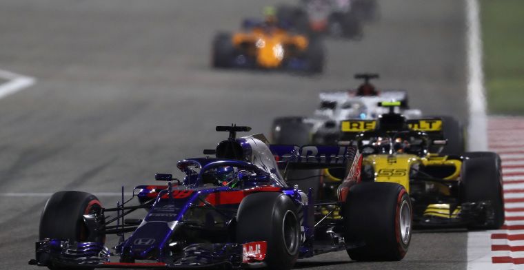 Red Bull hoest het halve budget van Toro Rosso op