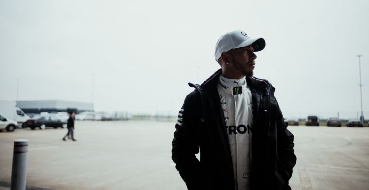 Lewis Hamilton: Heel mijn auto lag in een miljoen stukjes op de grond