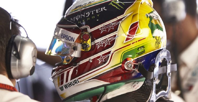 Lewis Hamilton rijdt in Brazilië met speciale 'Senna' helm 