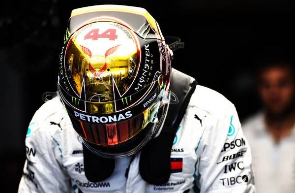 Lewis Hamilton maakt brokken op Superbike in Jerez, maar blijft ongedeerd