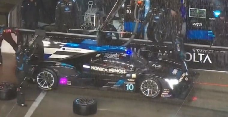 Update Daytona: Alonso nog steeds aan kop, wederom rode vlag