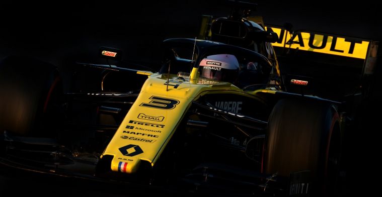 Ricciardo tamelijk positief: Benieuwd wat Ferrari en Mercedes aan het doen zijn