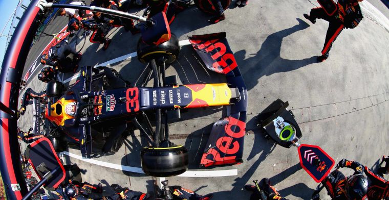 Red Bull domineert de pitstops, terwijl Ferrari en Mercedes niet kunnen aanhaken