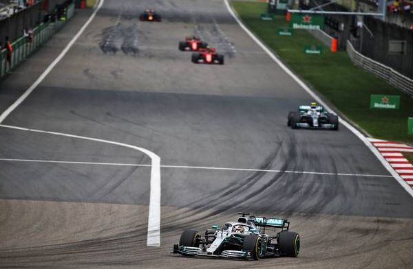 Samenvatting GP van China: Hamilton wint de parade, Verstappen niet verder dan P4