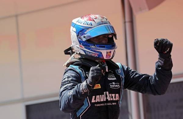 Nicholas Latifi domineert in chaotisch verlopen Formule 2-sprintrace