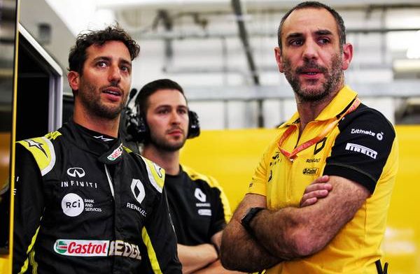 Ricciardo opgelucht na zien beelden bizarre clash met Kvyat in Baku