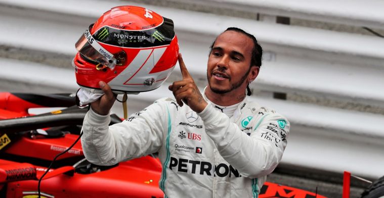 Hamilton over de tijdstraf van Verstappen: Het is een teamsport