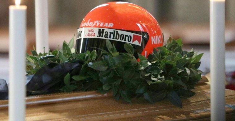Niki Lauda wordt begraven in een Ferrari race-overall uit 1976