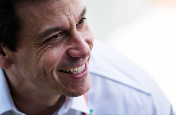Speciale livery van Mercedes: Tweehonderdste start in de Formule 1