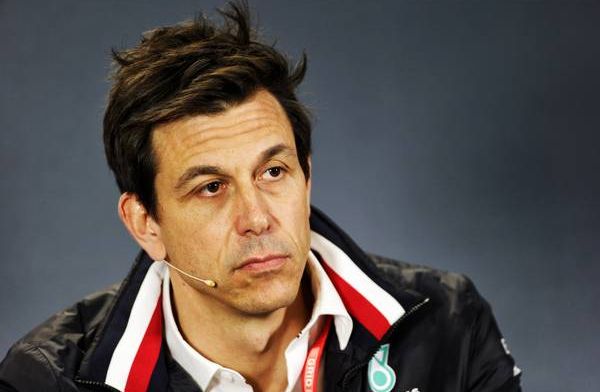 Wolff sust geruchten rondom voortijdige exit Mercedes uit Formule 1