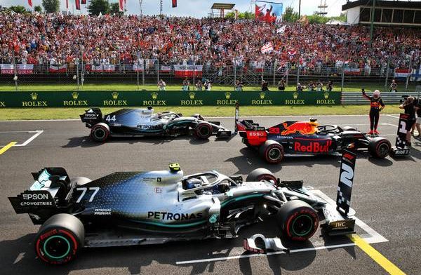 'Mercedes kan geen risico meer nemen door de druk van Red Bull'