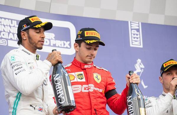 Hamilton lovend over Leclerc: 'We kunnen nog grootste dingen van hem verwachten'
