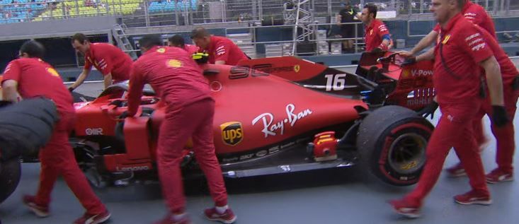 Problemen bij Ferrari: Eerste vrije training van Charles Leclerc zit erop