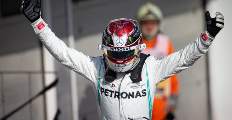Hamilton plaats Mercedes helemaal bovenaan als ze zesde dubbel op rij winnen