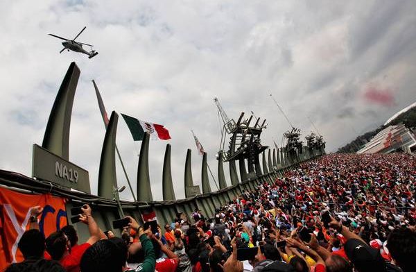 Grand Prix van Mexico kent geen droog moment: Glibberen en glijden in Mexico City