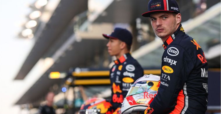 Red Bull toont de nieuwe overalls van Verstappen en Albon