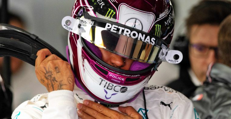 Dit zie je niet vaak: Hamilton valt stil met zijn Mercedes in Barcelona!