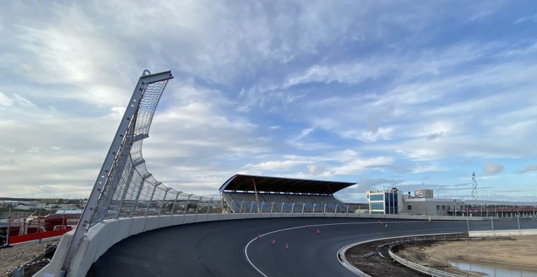 De verhoogde bochten op Circuit Zandvoort zijn klaar voor de Grand Prix
