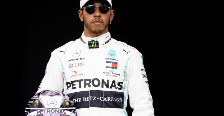 Hamilton mengt zich niet in Ferrari-schandaal: Daarvoor moet je bij Toto zijn