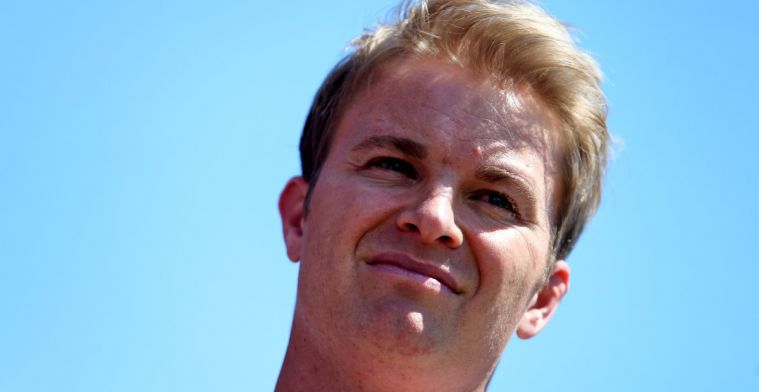 De angst van Rosberg bij inhaalactie Verstappen: Voet trilde bijna van gaspedaal