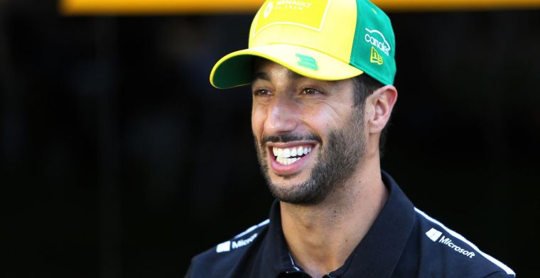 Ricciardo: ‘Verstappen zit de helft van de dag in een sim’