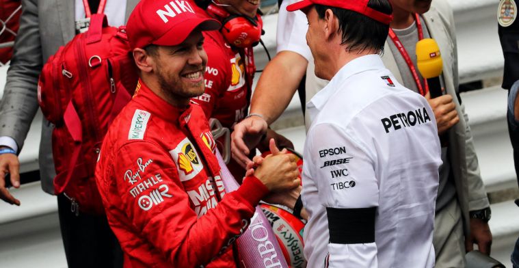 Mercedes teambaas Toto Wolff flirt met Sebastian Vettel