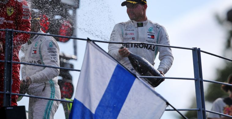 We rijden weer: Bottas snelt garage uit tijdens test op Silverstone