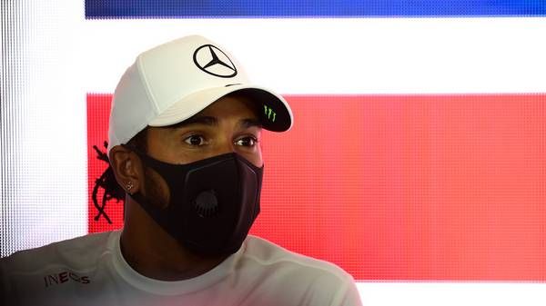 Hamilton overweegt langere F1-carriere: Het heeft me nieuwe energie gegeven