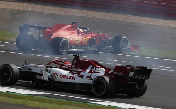 Brundle hard voor Vettel: 'Hij heeft gelukt dat dit een kort seizoen is'