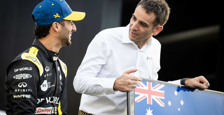 Ricciardo hoopt op een podium: ''Dan kies ik een tatoeage uit voor Abiteboul''