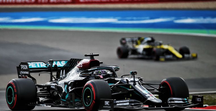Hamilton pakt recordwinst na late safety car, Verstappen opnieuw tweede