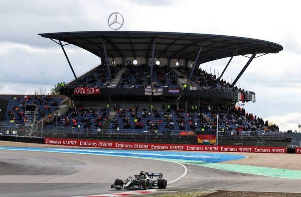 Uitvalbeurt Red Bull kan voor bizar vroege Mercedes-wereldtitel zorgen