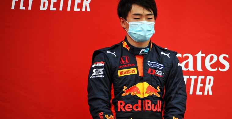 Tsunoda maakt eerste Formule 1-meters voor AlphaTauri