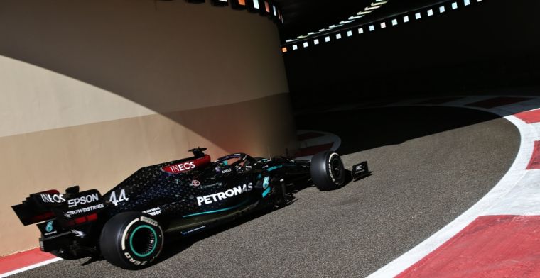 LIVE: Mercedes snelste voor Verstappen na code rood door brand Raikkonen