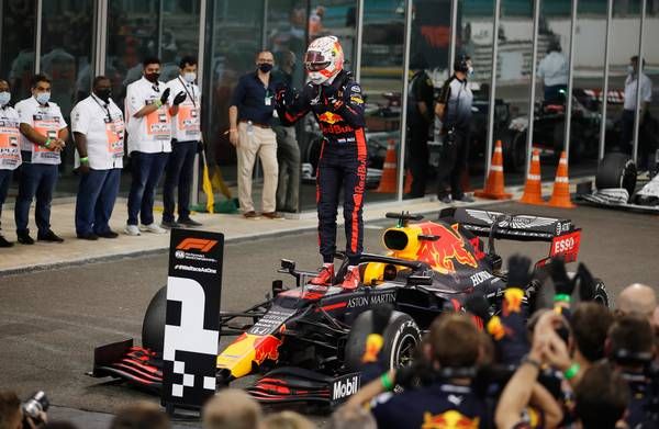 Abu Dhabi GP Debrief: Verstappen is een bedreiging voor de 2021-titel