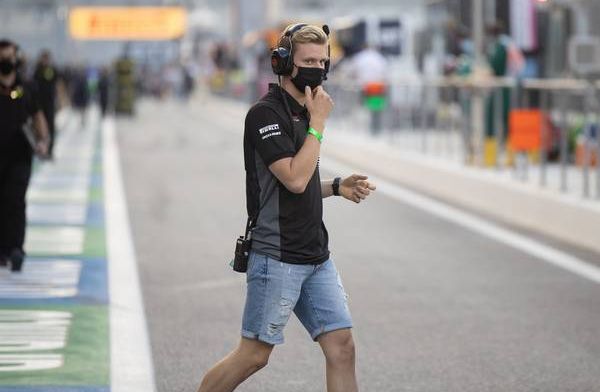 Schumacher corrigeert Verstappen: Zelfde geldt voor Hamilton en mijn vader