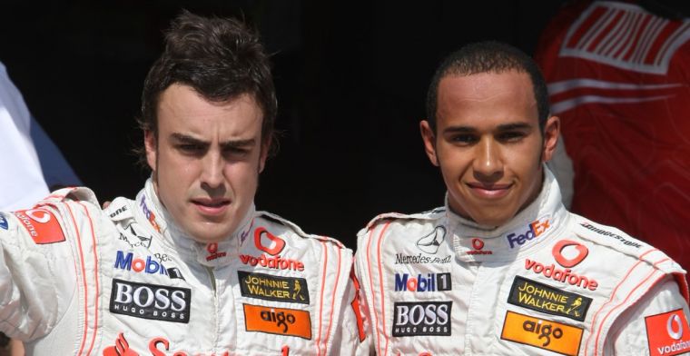 Alonso noemt pitstopincident met Hamilton nog altijd 'meest oneerlijke straf ooit'