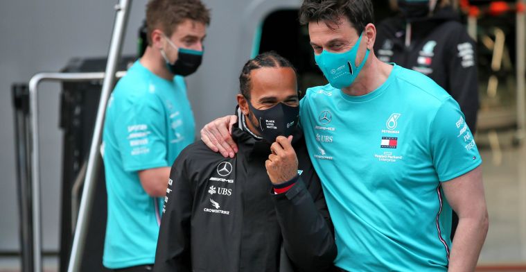 Jordan snapt keuze van Hamilton: 'Krijgt hij wel genoeg betaald bij Mercedes?'
