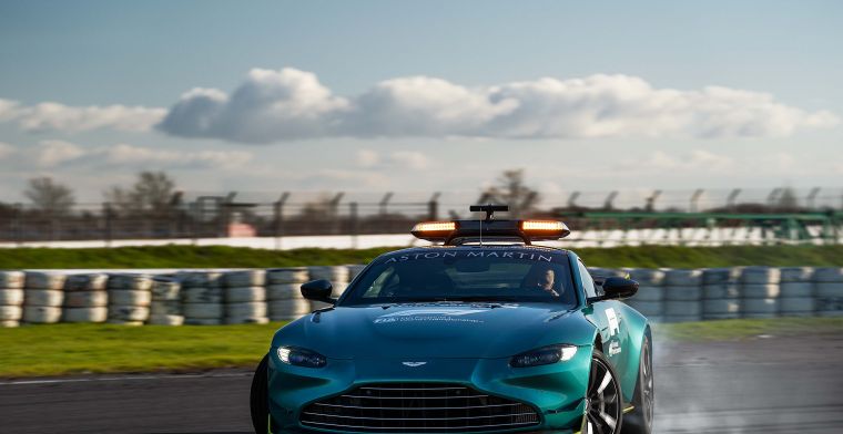 Aston Martin en Mercedes delen de eer: 'Deze wagens moeten vooral snel zijn'
