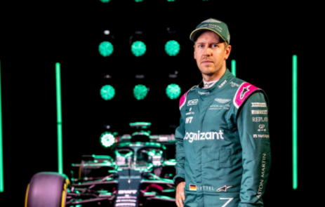 Vettel over titelstrijd als klantenteam: ‘Mercedes-motor is een enorm voordeel'