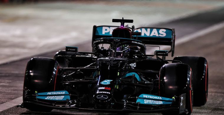 Hamilton nog niet gelukkig met W12: 'Worstel met de achterkant'
