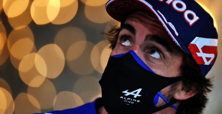 Het is niet makkelijk als Alonso's teamgenoot: 'Hij speelt politieke spelletjes'