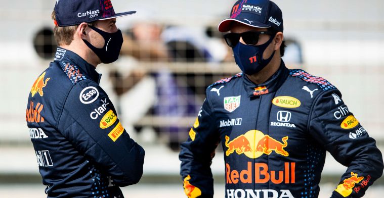 Perez kijkt af bij Verstappen: 'Hij probeert net zo te rijden als Max'