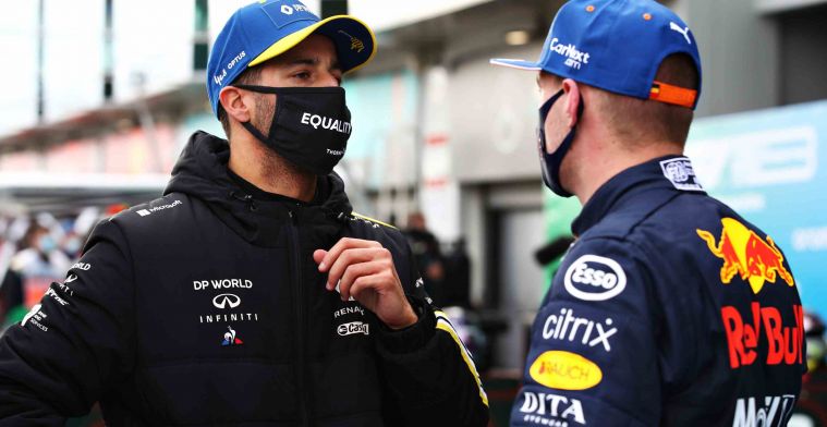 Ricciardo laat Norris links liggen: 'De betere racer? Ik moet Max zeggen'