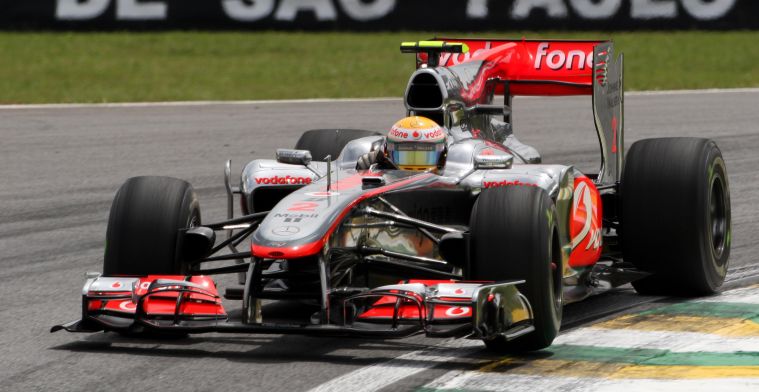 Race-winnende auto van Hamilton wordt geveild, en met enorm prijskaartje