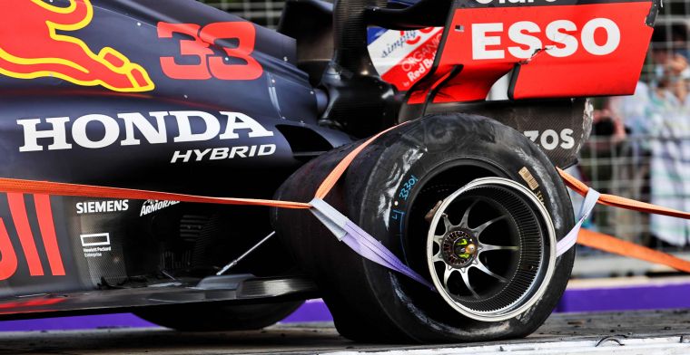 Italiaanse media: 'Crash van Verstappen niet door Pirelli, maar door Red Bull'