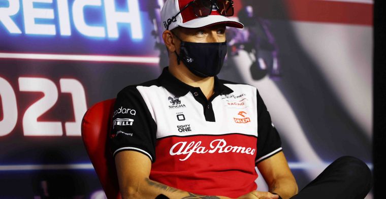 Vettel en Raikkonen weten niet hoe crash kon gebeuren: 'Ging zo snel'
