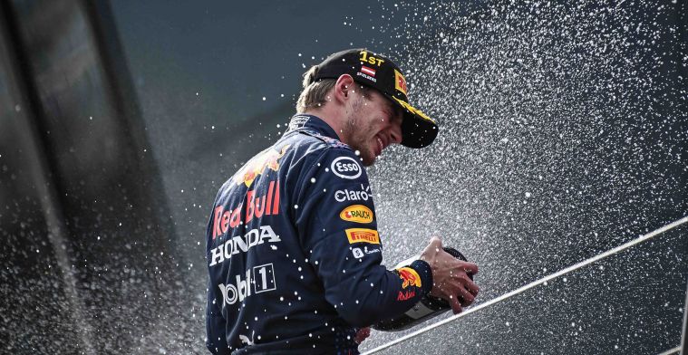 Red Bull plaagt Mercedes: 'Daar is de langverwachte regen'